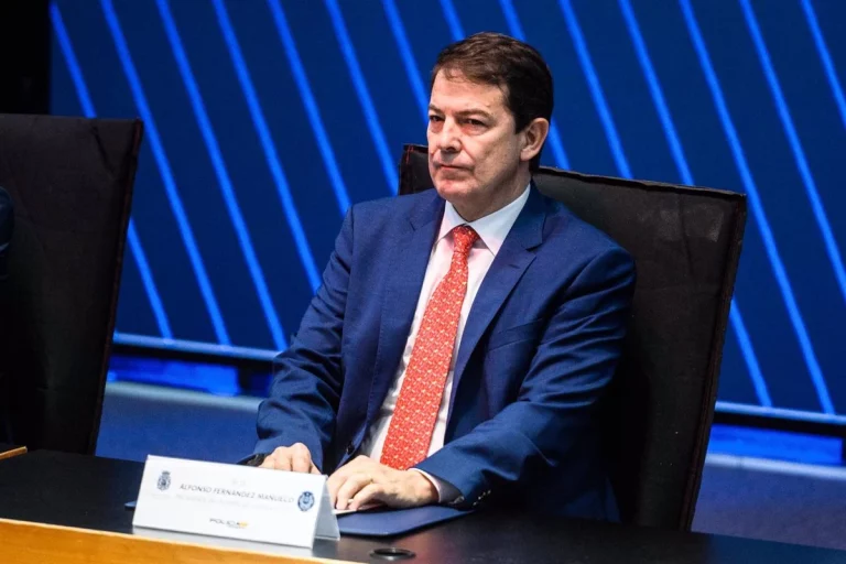 Mañueco aprieta para lastrar a Vox e iniciar un ciclo ganador para el PP