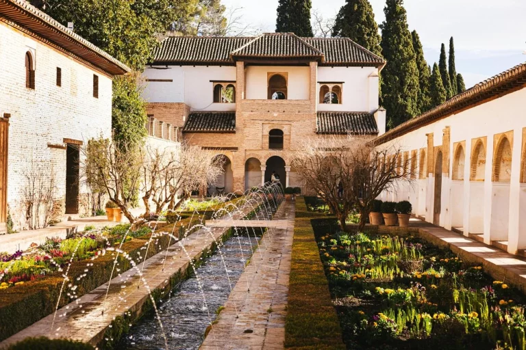 La villa misteriosa cerca de Granada que te invita a descubrir sus leyendas