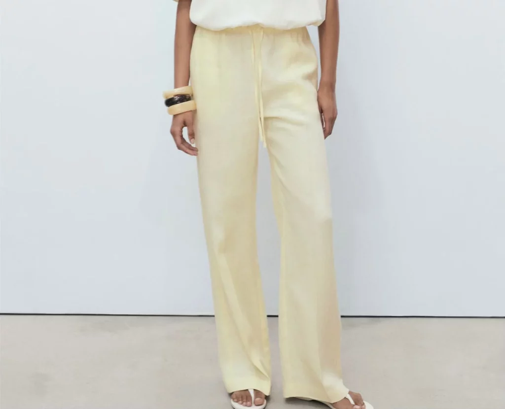 Pantalón amarillo mantequilla de Mango