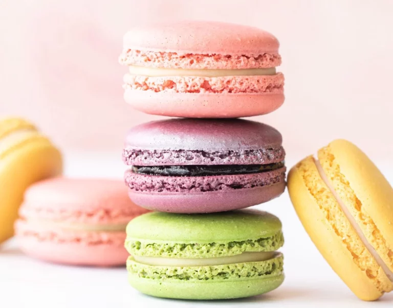 Disfruta de la receta de los macarons franceses, un toque de parís en tu mesa