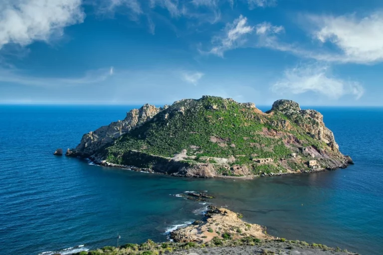 Alicante guarda un secreto junto al mar que te dejará sin aliento