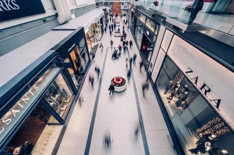 Los 3 bolsos de mano de Zara que vas a amar esta primavera 2025