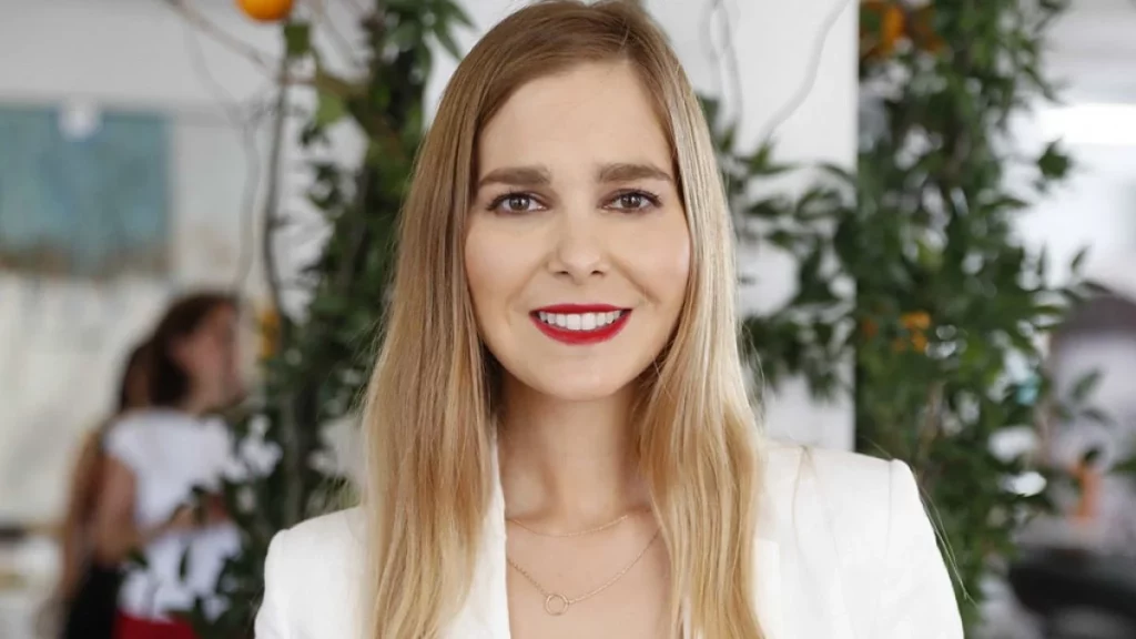 Natalia Sánchez se aleja de ‘Sueños de libertad’ con este proyecto en pantalla 28 Moncloa Una misma actriz en dos mundos totalmente diferentes