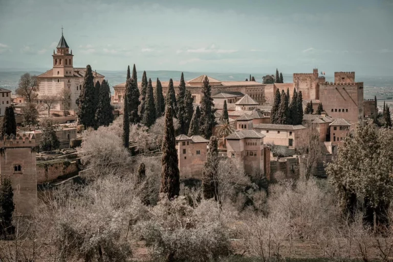 A poca distancia de Granada encontrarás una villa con encanto y vistas únicas