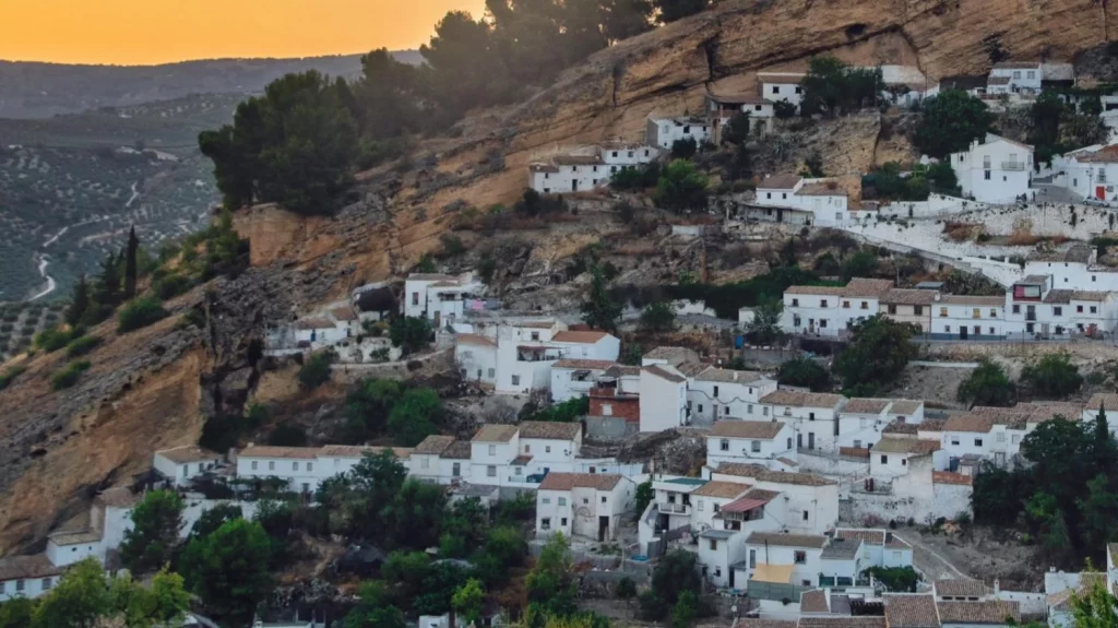 A poca distancia de Granada encontrarás una villa con encanto y vistas únicas 24 Moncloa Conoce el destino perfecto para escapadas inolvidables