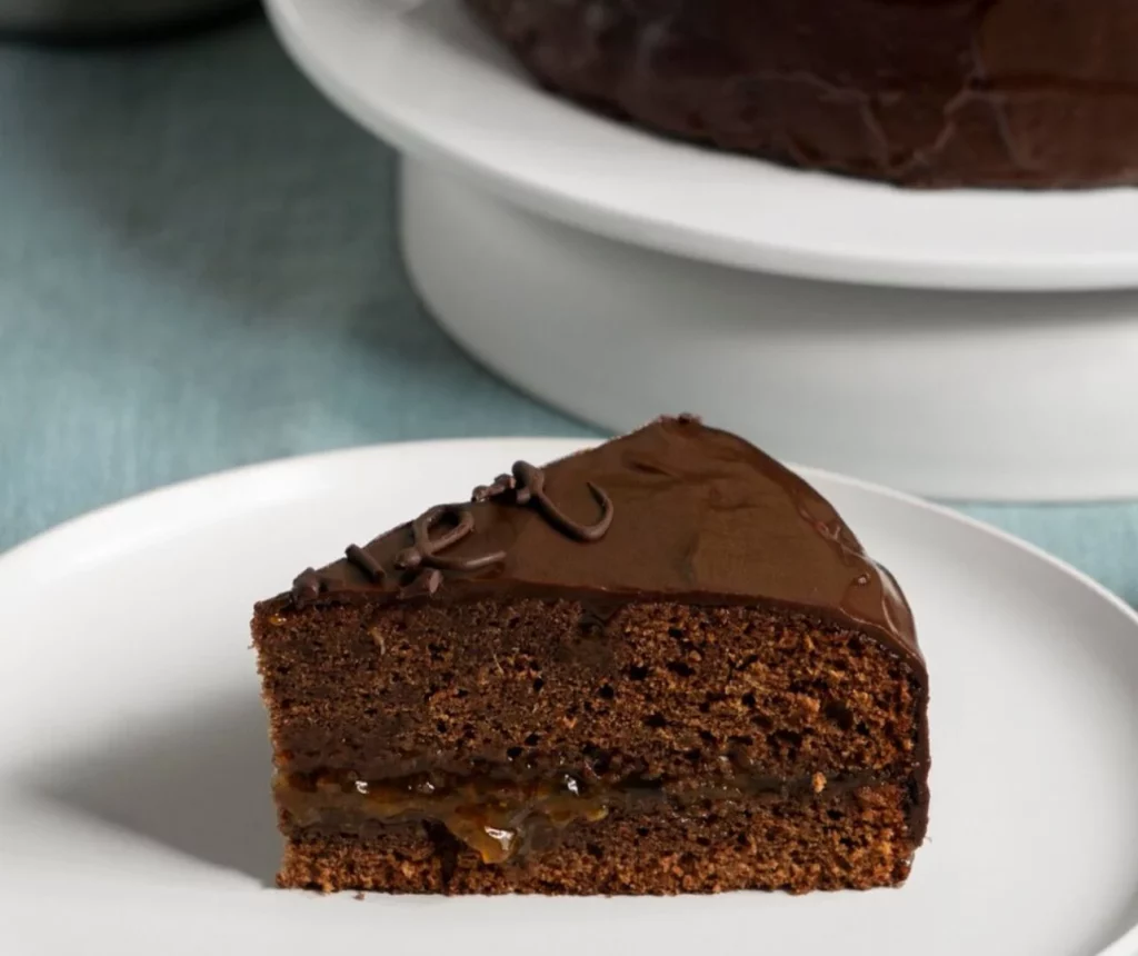 Sorprende a tus invitados con esta deliciosa tarta de chocolate al estilo de Berlín 38 Moncloa Preparación de este famoso postre pero al estilo de Berlín
