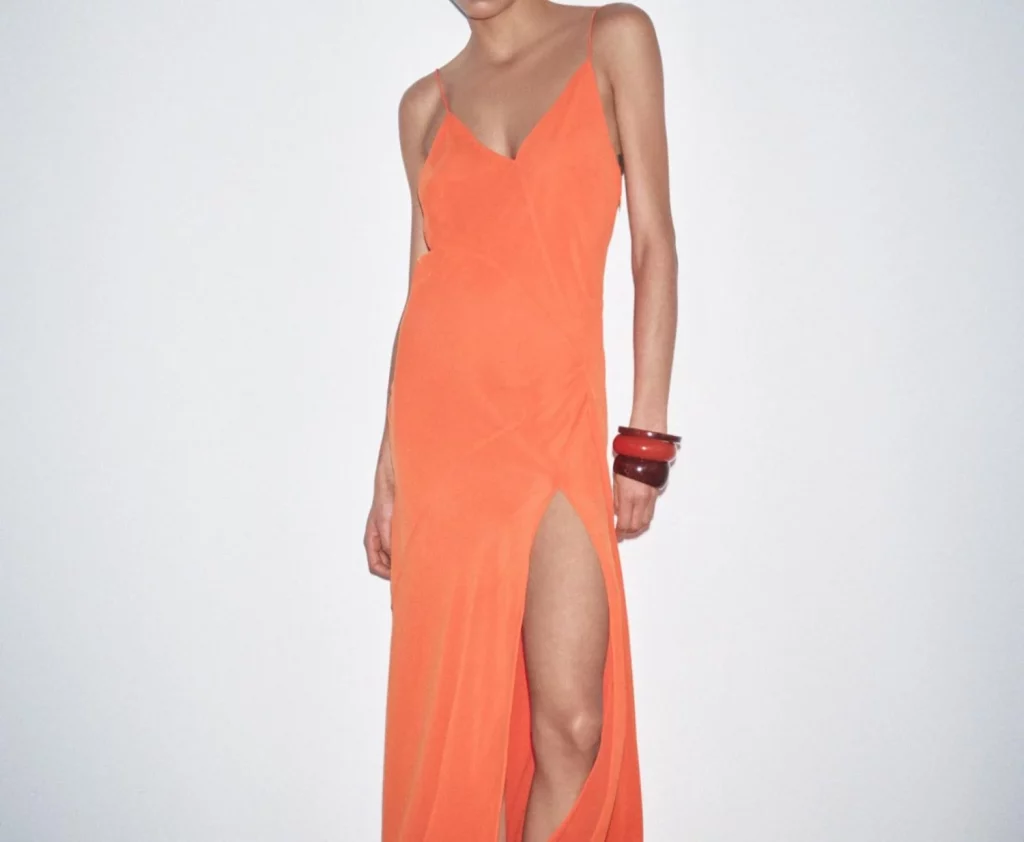 Vestido georgette naranja de Zara