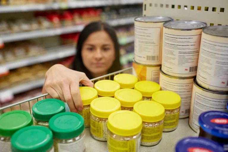 Esta es la «regla de los 3 segundos» para saber si un alimento procesado es realmente saludable o una trampa de marketing