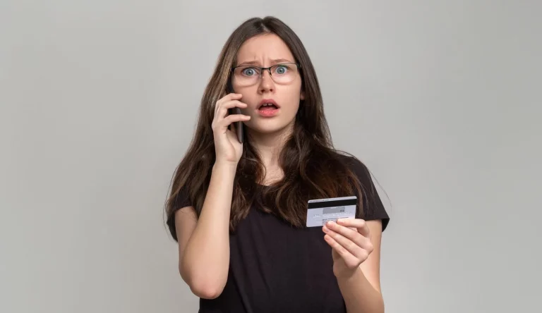 La OCU te protege de los timos online: Si te piden esto, es una estafa segura