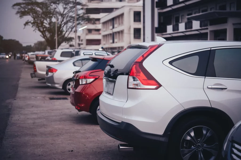 La DGT prepara nuevas restricciones para coches antiguos: consulta los años de tu vehículo antes de que sea tarde 14 Moncloa CÓMO PREPARARSE ANTE EL CAMBIO: RECOMENDACIONES ANTES DE QUE SEA TARDE