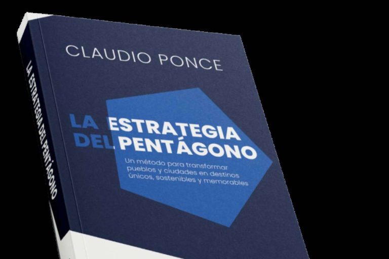 Entrevista a Claudio Ponce; ‘Un destino sin estrategia puede ser bonito, pero seguirá siendo invisible’