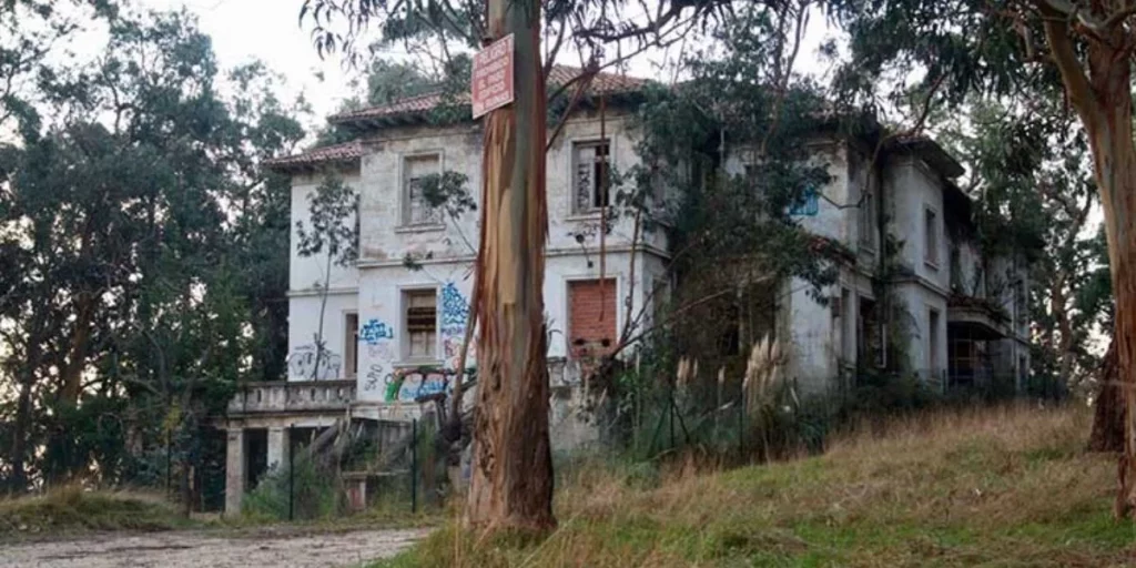 Conoce la isla más siniestra de España donde lo paranormal forma parte del paisaje y el mal rollo está asegurado 20 Moncloa Fenómenos inexplicables se convirtieron en rutina
