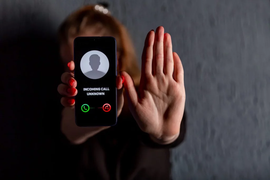 BLINDAJE DIGITAL: MÁS ALLÁ DE LA CONFIANZA EN EL MÓVIL