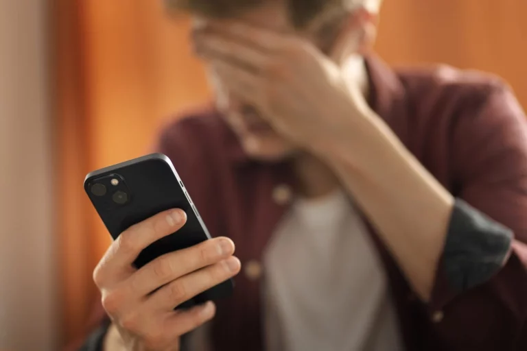 La clave WiFi que nunca debes poner: Es más común de lo que crees y muy peligrosa