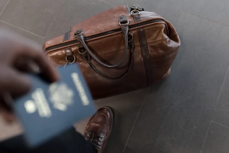 Así cambia el equipaje de mano en Iberia para este verano 2025: lo que necesitas saber antes de volar