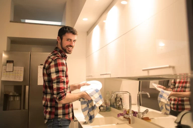 Este gesto ‘inocente’ que haces con la comida, la OMS dice que es un nido de bacterias