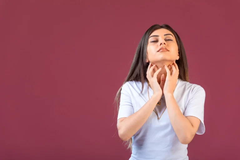 Si tienes ese ‘clic’ que te suena en la mandíbula no es ninguna tontería y así tienes que solucionarlo antes de que vaya a más.