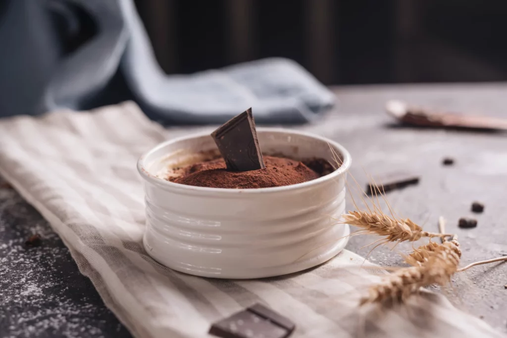 Prepara en 2 minutos este delicioso postre de chocolate en el microondas, ideal para tus antojos de medianoche 16 Moncloa DESAFIANDO EL ANTÍACO DEL INSOMNIO GOLOSO