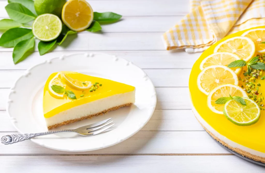 El postre de limón más refrescante y sin complicaciones: tres ingredientes para sorprender a tus invitados en tu próxima cena veraniega 22 Moncloa EL SECRETO DE SU FRESCOR: POR QUÉ ESTE POSTRE CON LIMÓN ES EL REY DEL VERANO