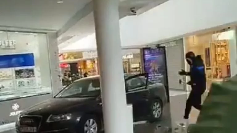 La Guardia Civil busca al 'Clan del Moro Gómez' por los alunizajes en Madrid 1 Moncloa AA1HpgLS Moncloa