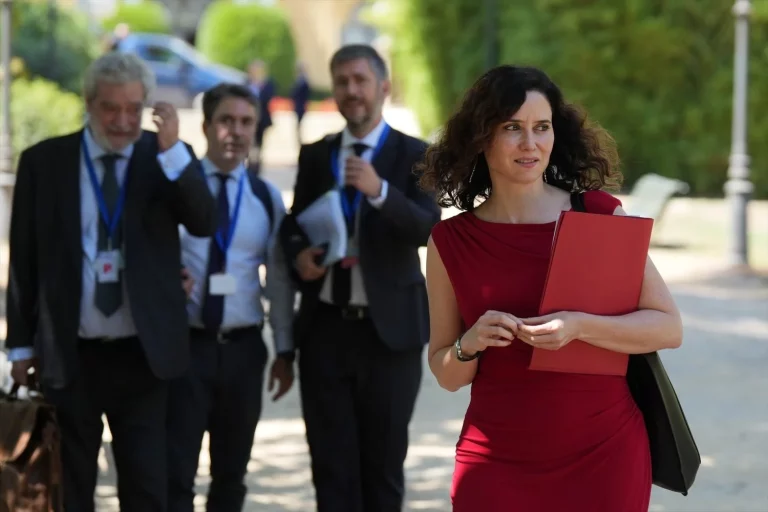 Madrid impulsa un plan para reconocer al concebido como miembro de la unidad familiar