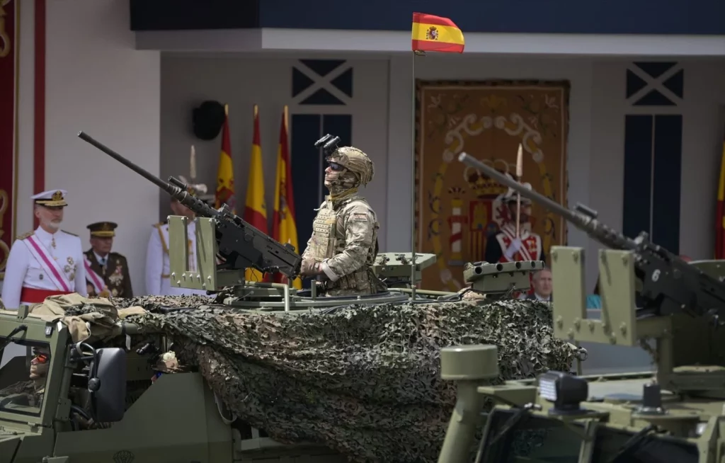 EuropaPress 6781222 desfile dia fuerzas armadas 2025 junio 2025 santa cruz tenerife tenerife Moncloa