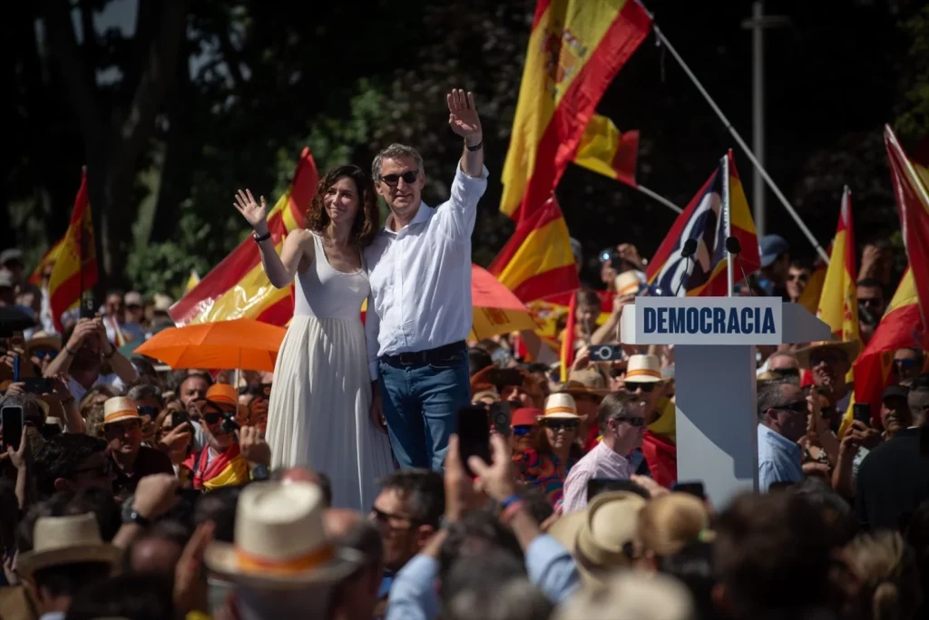 EuropaPress 6783998 presidente partido popular alberto nunez feijoo presidenta comunidad madrid Moncloa