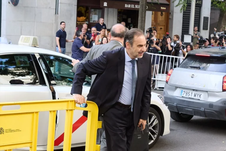 El Supremo no manda a la cárcel a Ábalos ni a Koldo García