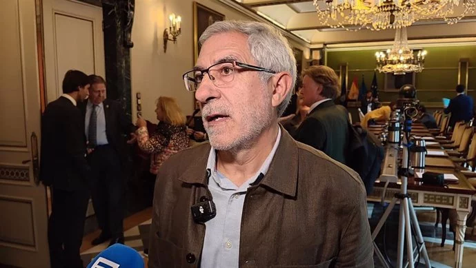 Gaspar Llamazares cierra su carrera política como sostén del PP en Oviedo 1 Moncloa Llamazares Moncloa