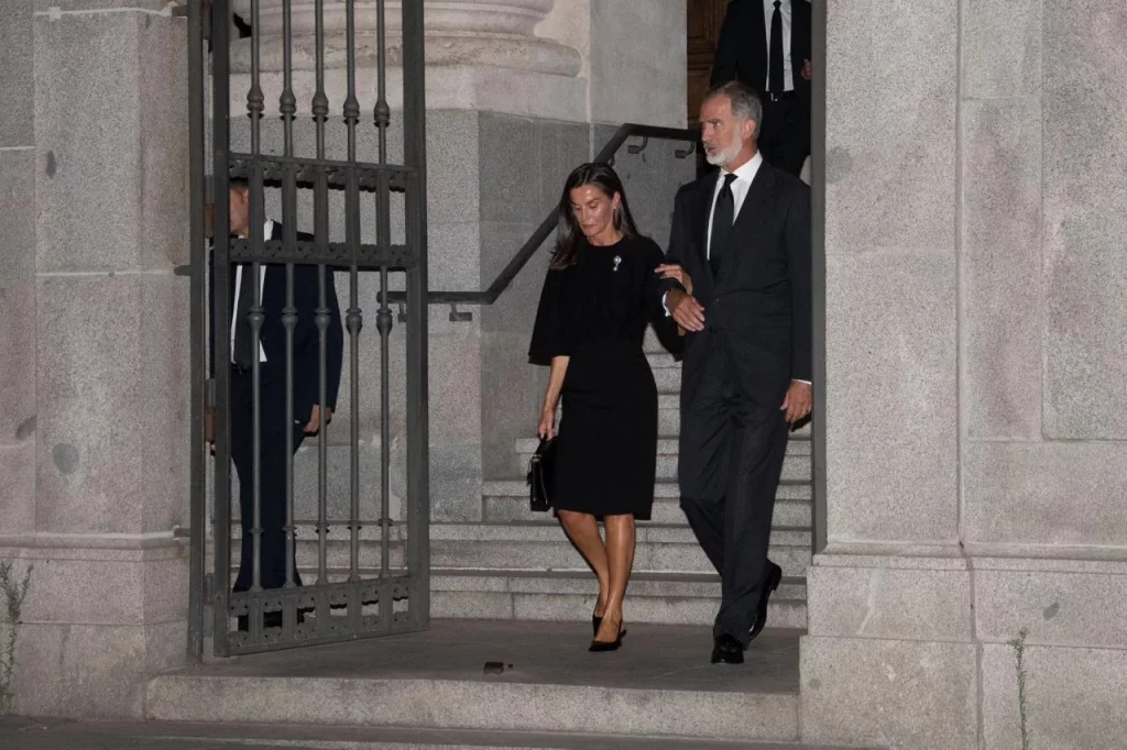 Netflix recupera, 15 años después, la serie de éxito sobre la vida de los actuales reyes de España 3 Moncloa Netflix apuesta por la memoria audiovisual