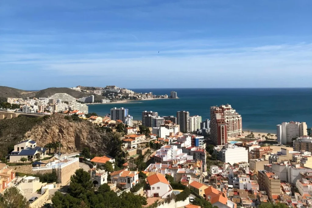 Alicante esconde atardeceres mágicos que lo convierten en un paraíso natural muy cercano 15 Moncloa Los atardeceres de Alicante son un regalo para los sentidos
