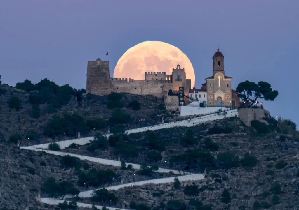 Alicante esconde atardeceres mágicos que lo convierten en un paraíso natural muy cercano 14 Moncloa Cullera, el secreto bien guardado cerca de Alicante