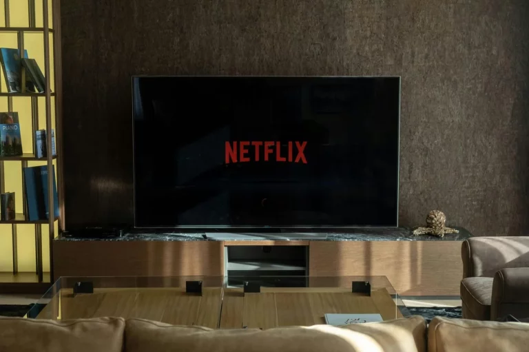 El último éxito español en Netflix llega con un rostro muy familiar