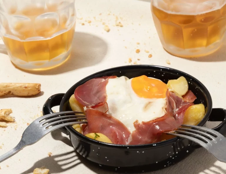 Cómo preparar huevos rotos perfectos: crujientes, cremosos y llenos de sabor