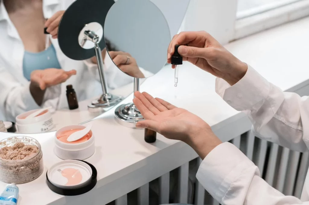 Mercadona está agotando este aceite micelar de su marca Deliplus recomendada por las dermatólogas 10 Moncloa ¿Por qué este aceite arrasa en ventas y qué opinan los usuarios?