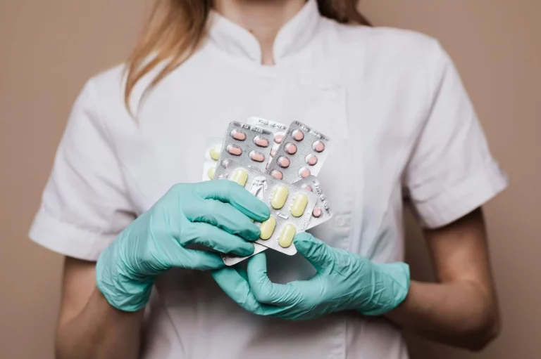 Un reputado farmacéutico advierte del mal uso que hacemos del Omeprazol: «No es un protector estomacal»