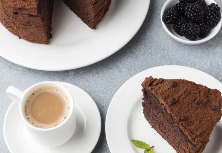 ¿Tienes antojo de dulce? Prueba este bizcocho nube de chocolate sin azúcar y sin remordimientos