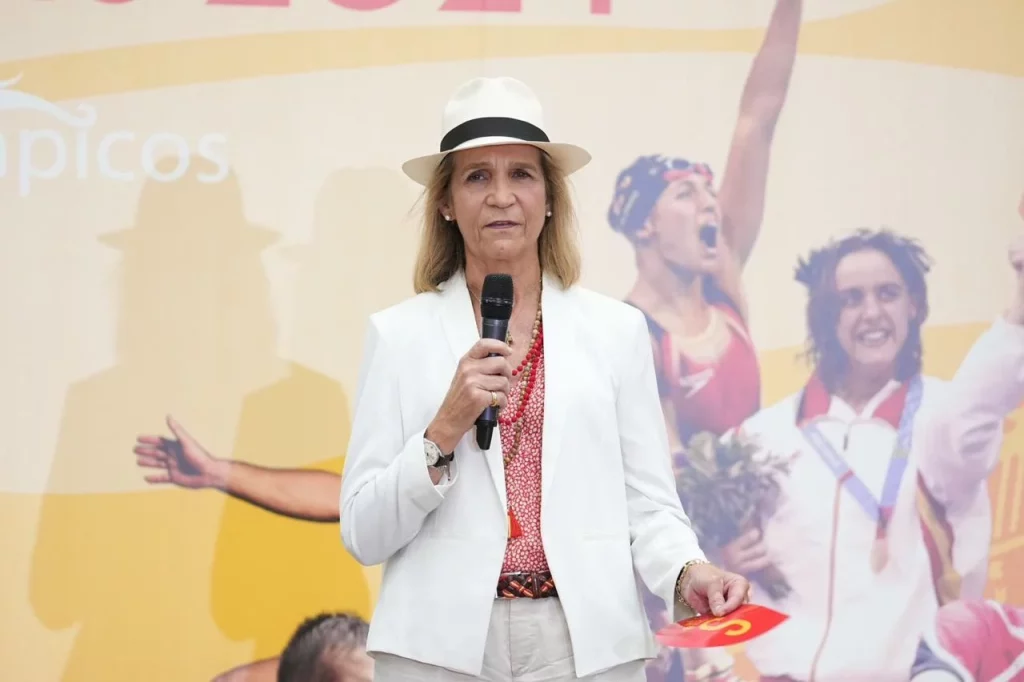 La infanta Elena, preocupada por Froilán en Abu Dabi mientras crece el conflicto en la región 19 Moncloa Una región bajo tensión