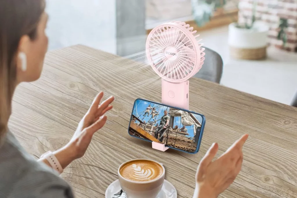 Por menos de 15 € en Amazon tiene el accesorio del verano que no sabías que necesitabas contra el calor 1 Moncloa El accesorio multifuncional de Amazon