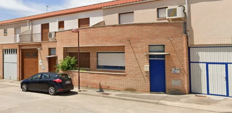 El éxodo de la familia de Santos Cerdán comienza este lunes: Dejan su casa de Madrid