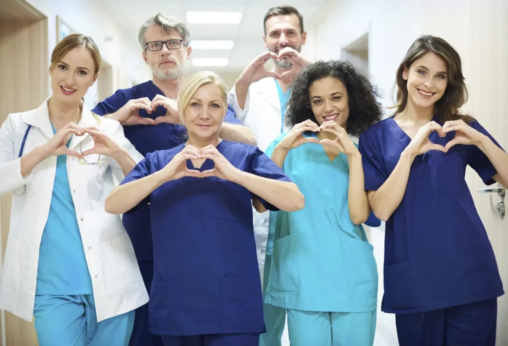 Tu corazón te habla, pero debes escucharlo, 3 señales silenciosas de presión arterial alta y cambios urgentes para protegerte ya. 5 Moncloa LA PREVENCIÓN COMO MEJOR MEDICINA