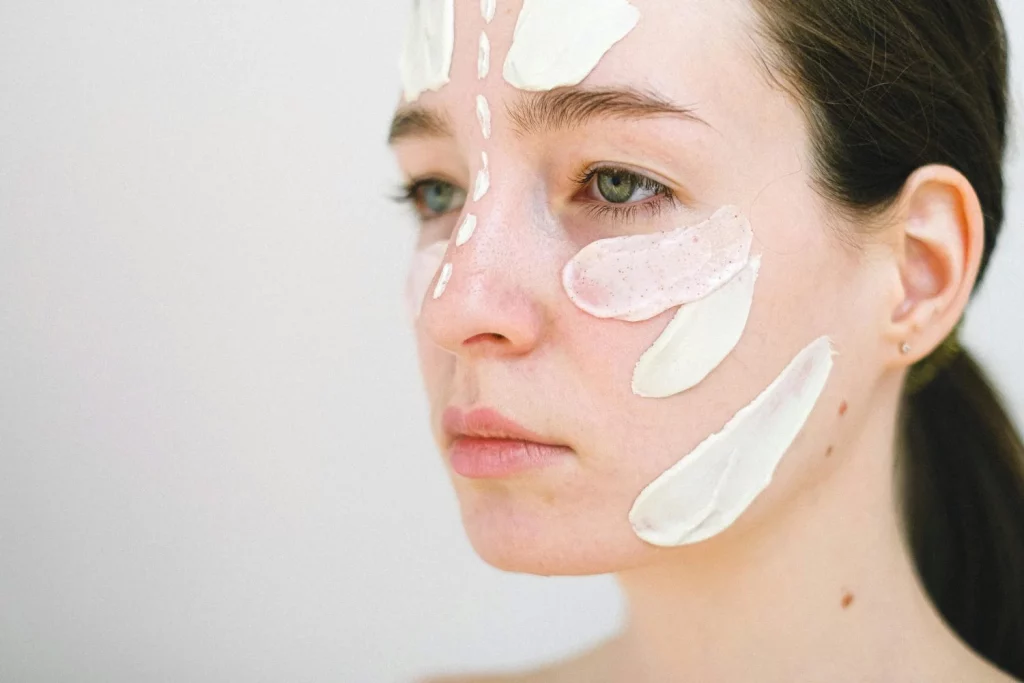 Mercadona lo ha vuelto a petar, este kit de maquillaje es la bomba para tu piel y tu bolsillo no lo nota 7 Moncloa Las mascarillas que tu rostro te agradecerá