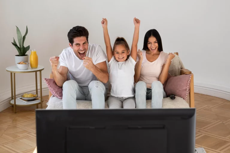 Tu televisor esconde un botón «secreto» y tu no lo estás usando: mejora imagen y sonido ya