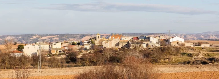 El pueblo español donde viven 7 personas y buscan nuevos vecinos con casas a 1€