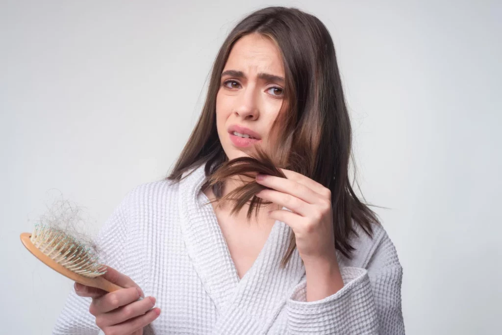 ¿POR QUÉ NOS FALTA LA VITAMINA DE LA VITALIDAD CAPILAR?