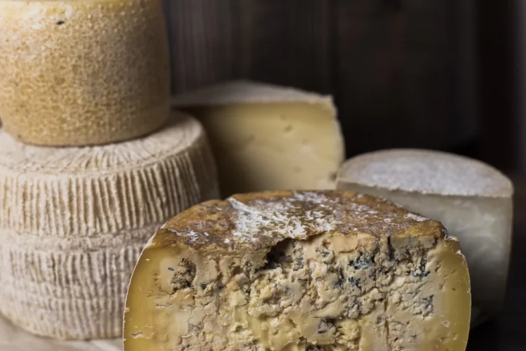 El queso más caro del mundo es español y se madura en una cueva de los Picos de Europa: Así es el Gamonéu del Puerto