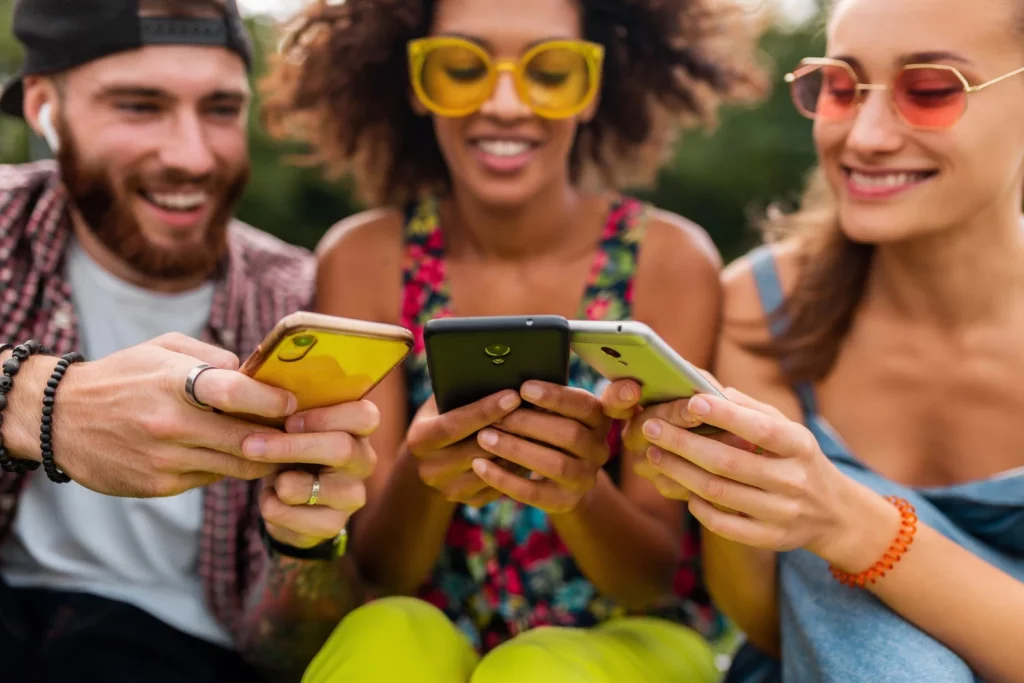 Este sencillo ajuste en WhatsApp impide que te añadan a grupos sin tu permiso 28 Moncloa TOMANDO EL CONTROL: LA GUÍA DEFINITIVA PARA BLINDAR TU PRIVACIDAD