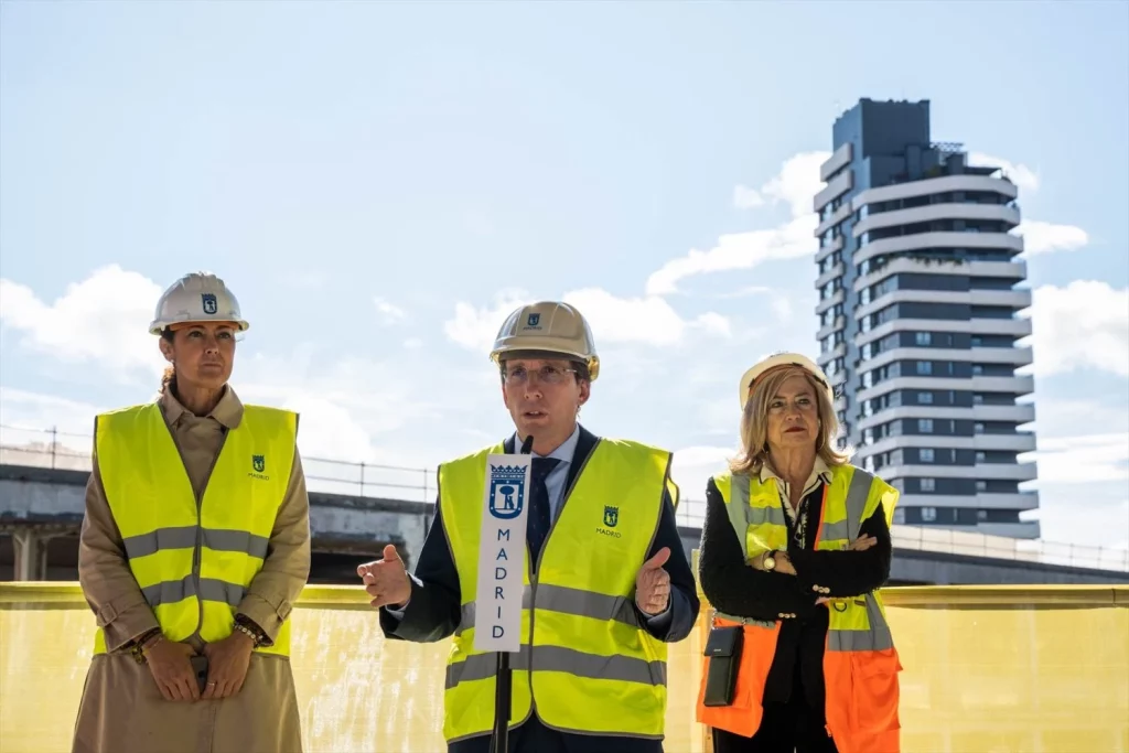 EuropaPress 5525680 alcalde madrid jose luis martinez almeida interviene junto delegada obras Moncloa