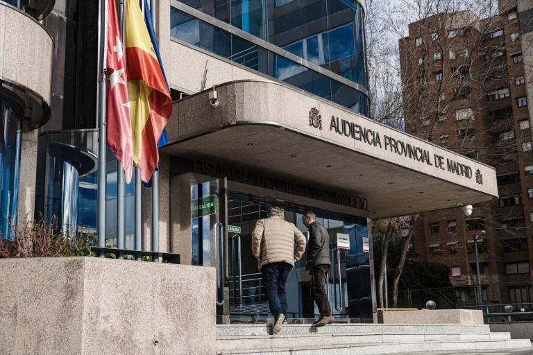 Piden 18 meses de cárcel a un youtuber por someter a dos menores a conductas «vejatorias y denigrantes»