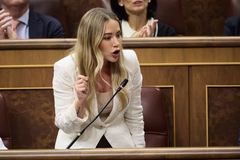 Noelia Núñez agita Fuenlabrada con el techo de cristal de Alfonso Serrano encima